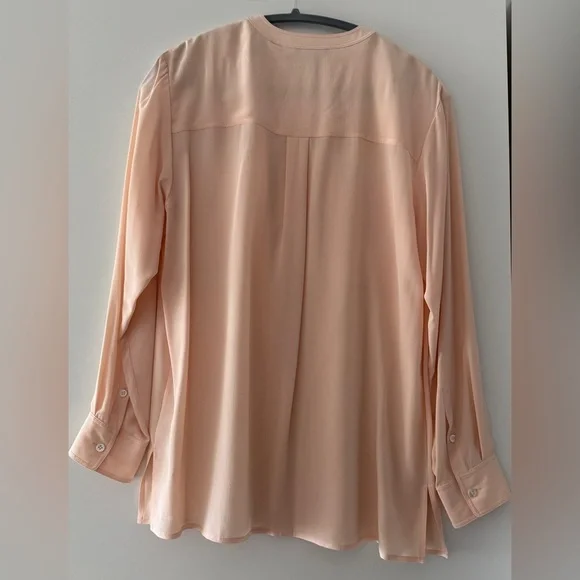 NEW Theory Damaris Pearl Pink Silk Blouse, Size Medium - Picture 5 of 7